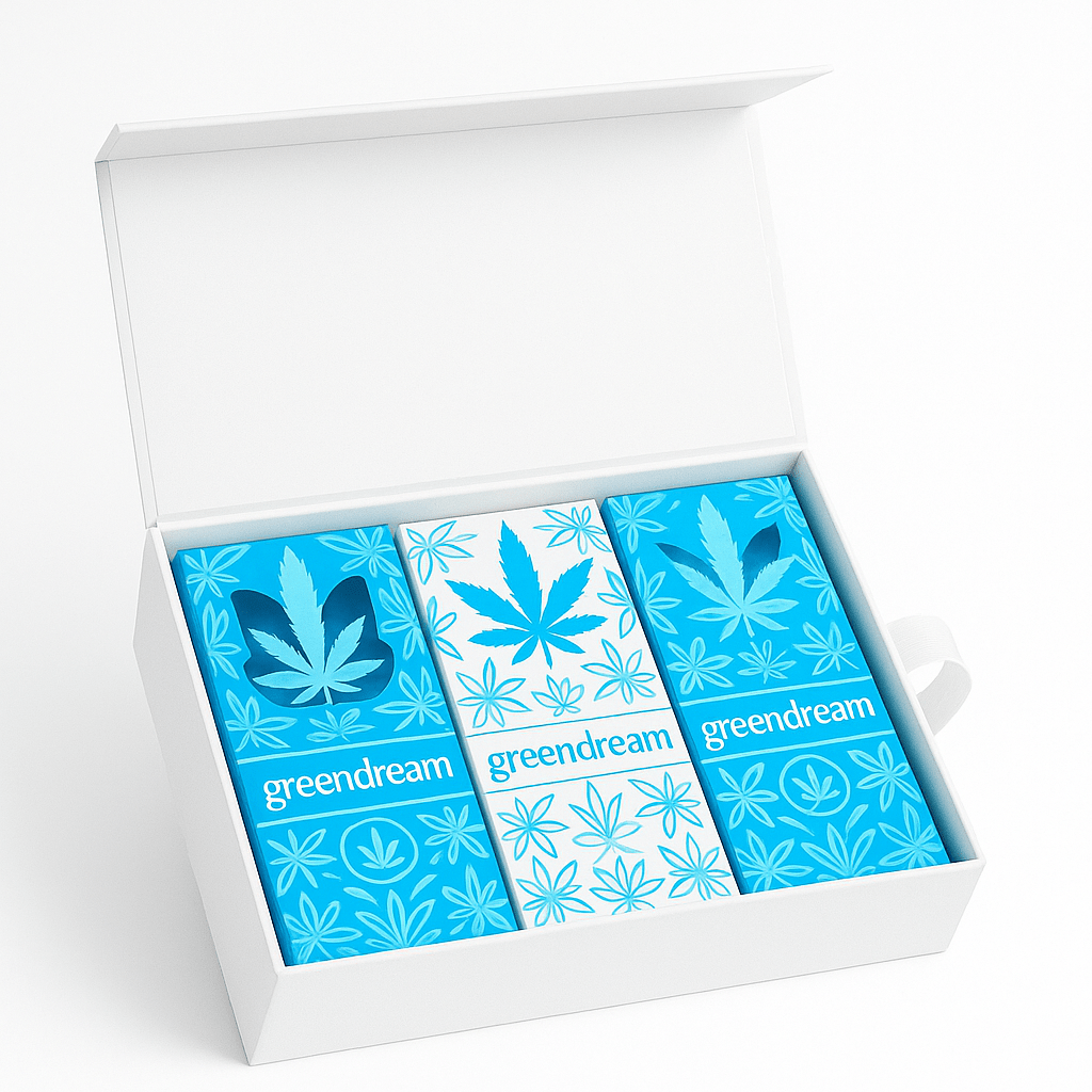 Premium Cannabis Geschenkset mit drei stylischen Verpackungen von GreenDream in blauen und weißen Farben